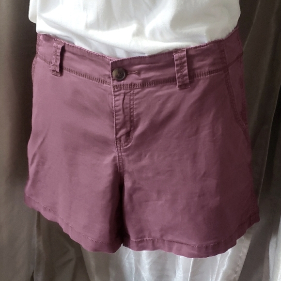 Maurices Pants - Maurices. Burgundy Shorts; Wide Waistband; 4 Cargo Pockets. Size 15/16 Jrs. EUC